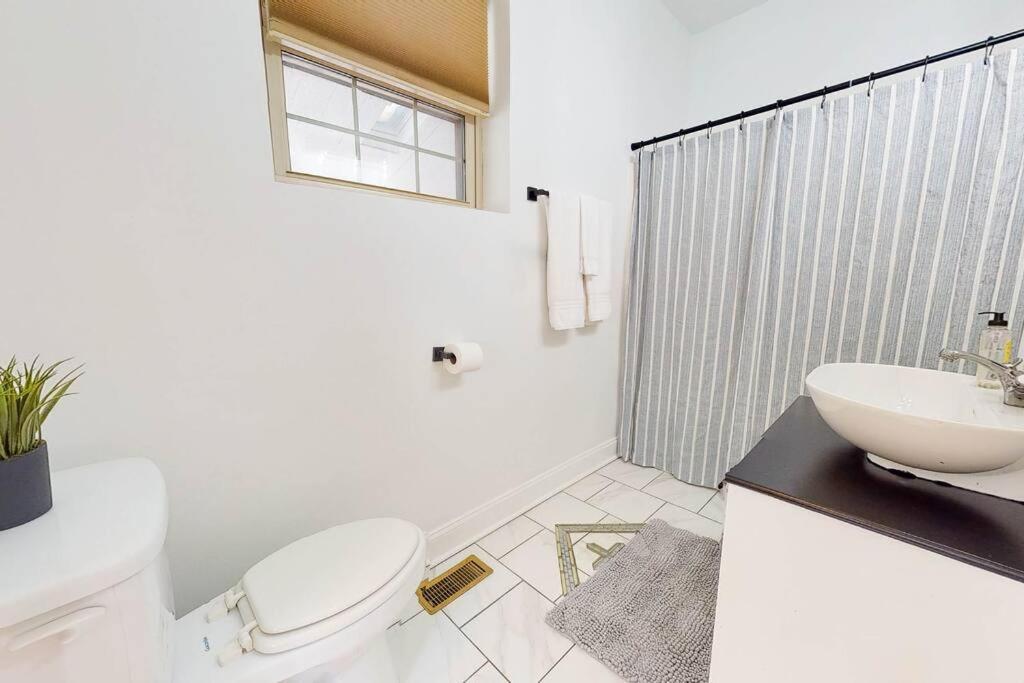 Private Home-Backyard-Parking Near Nulu Downtown لويفيل المظهر الخارجي الصورة